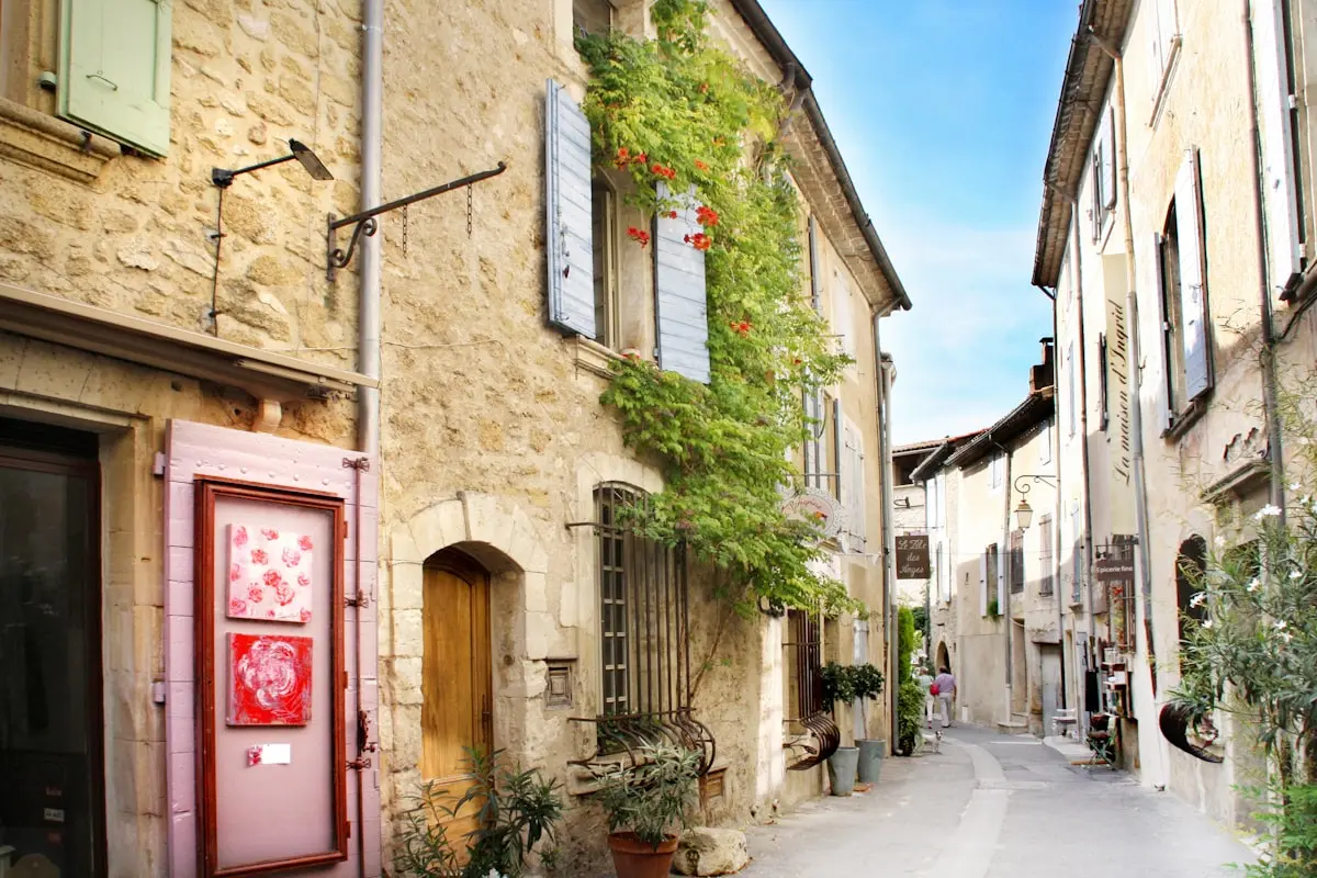 Louer une maison plutôt qu'un hôtel : pourquoi ça change tout au voyage