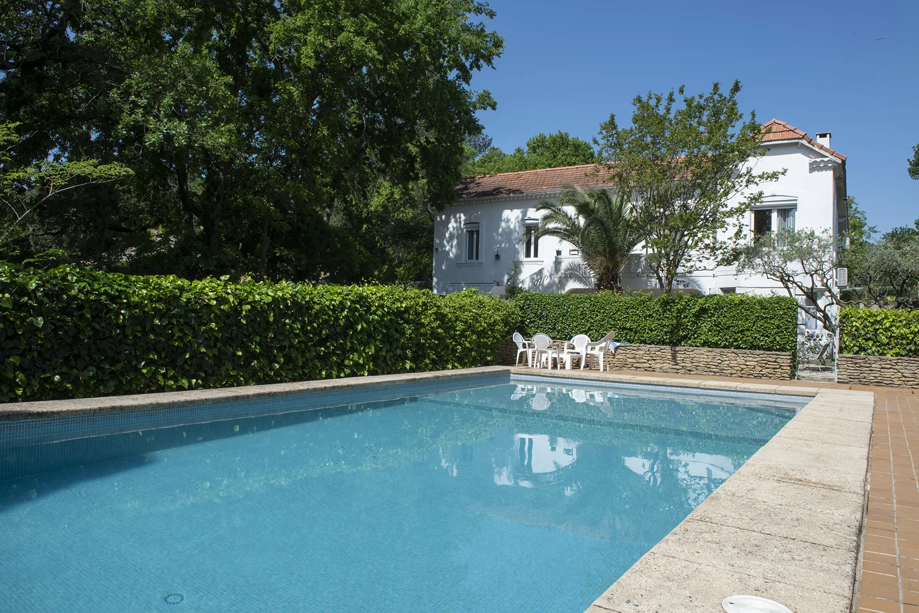 Piscine clôturée 12×6 m — Villa Plaisance, Bédarrides