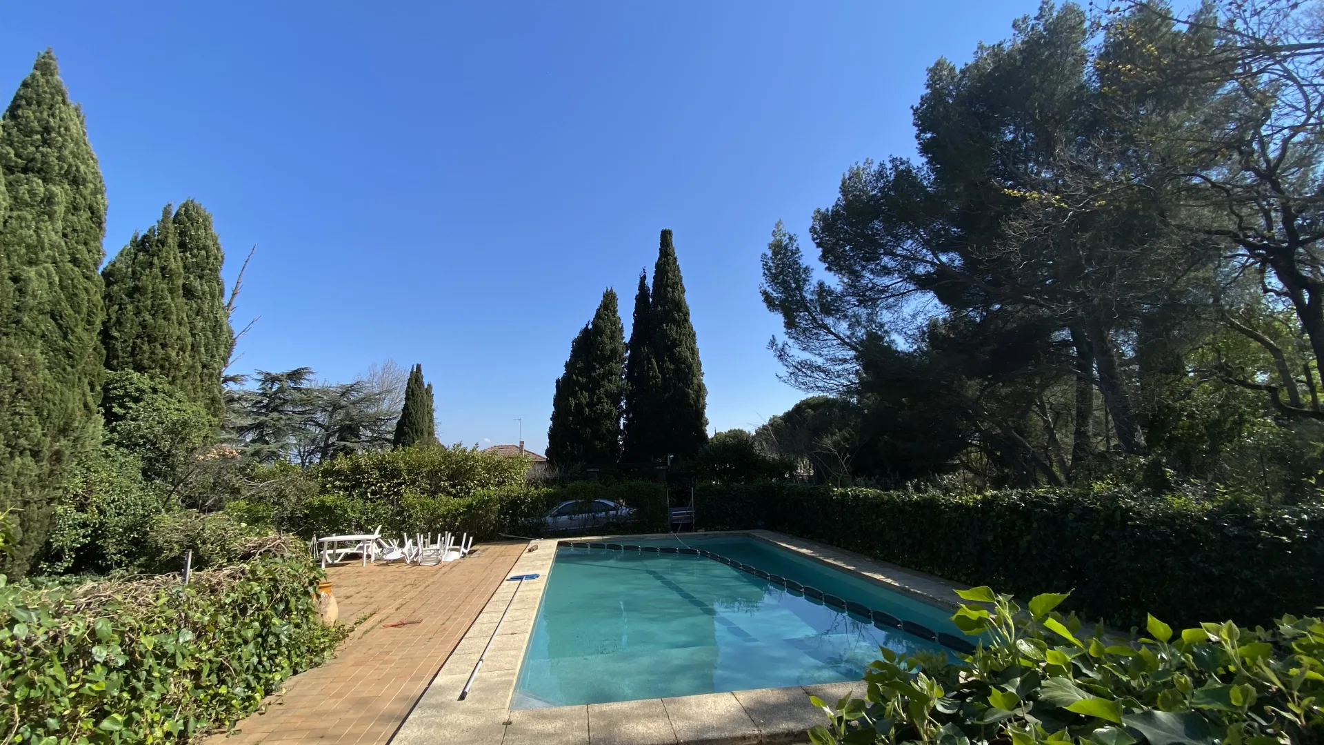 Piscine privée et clôturée 12×6 m